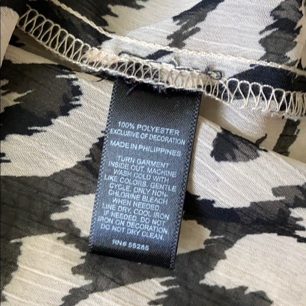 Express Top • bundle & save!!🛍 - Picture 3 of 5